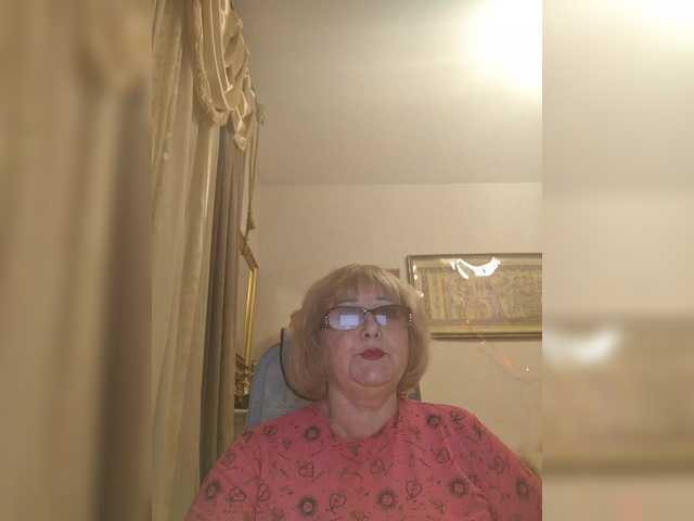 KarinkaSweet's BongaCams show and profile