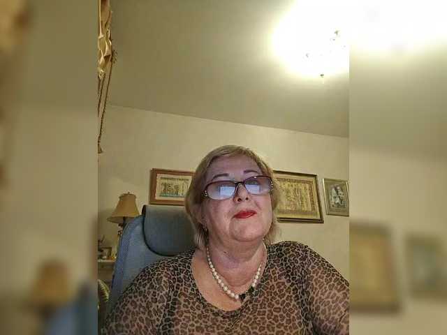 KarinkaSweet's BongaCams show and profile