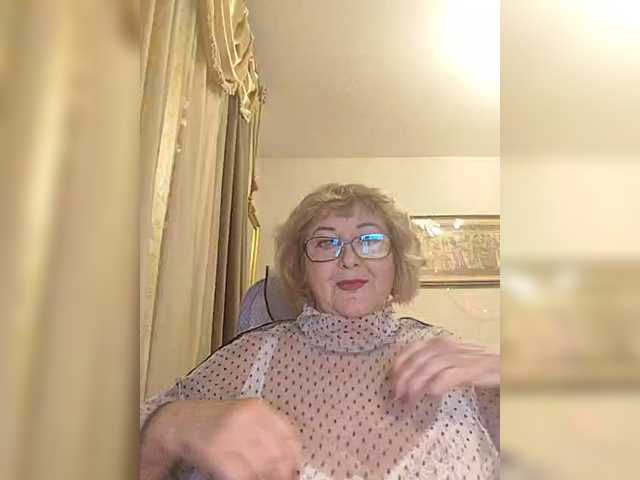 KarinkaSweet's BongaCams show and profile