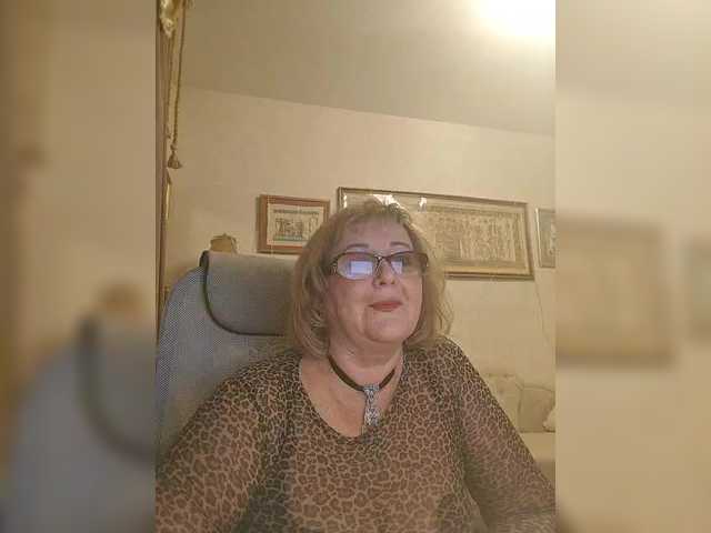 KarinkaSweet's BongaCams show and profile