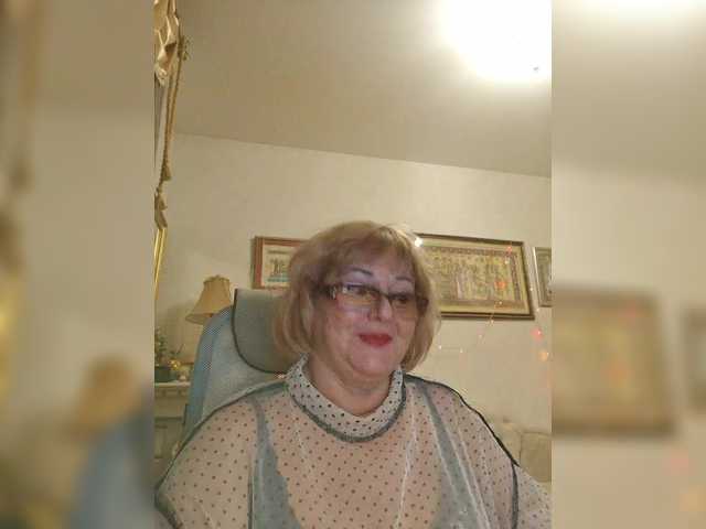 KarinkaSweet's BongaCams show and profile