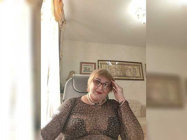 KarinkaSweet's BongaCams show and profile