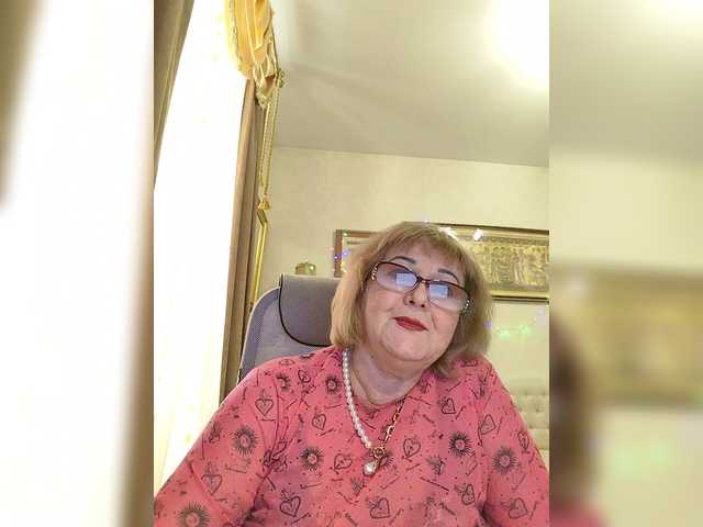 KarinkaSweet's BongaCams show and profile