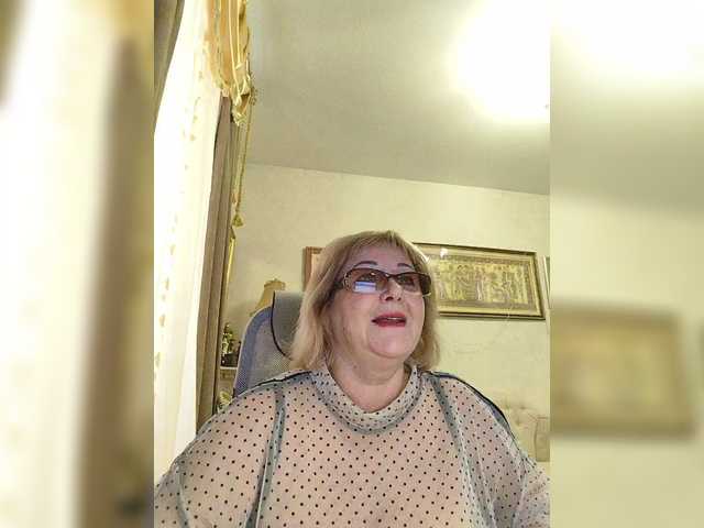 KarinkaSweet's BongaCams show and profile