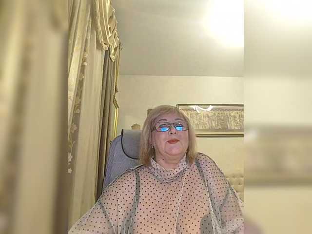 KarinkaSweet's BongaCams show and profile