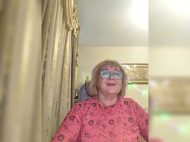 KarinkaSweet's BongaCams show and profile