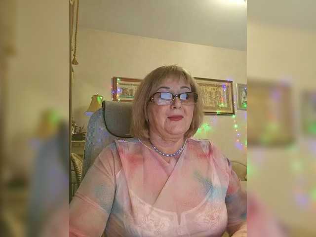 KarinkaSweet's BongaCams show and profile