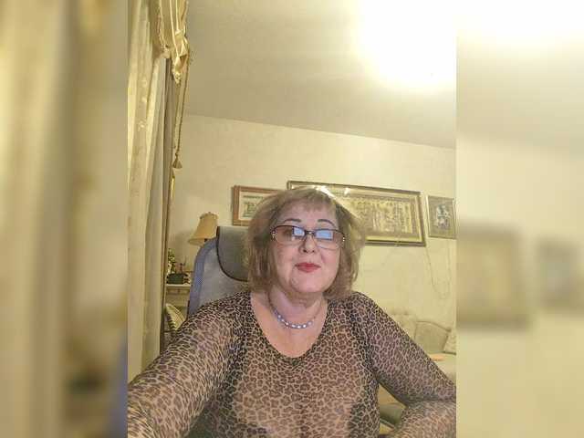 KarinkaSweet's BongaCams show and profile