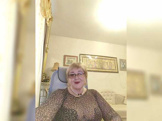 KarinkaSweet's BongaCams show and profile