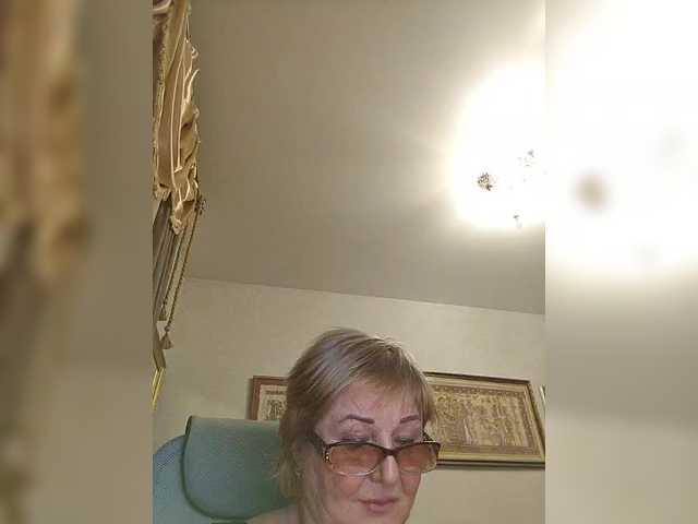 KarinkaSweet's BongaCams show and profile