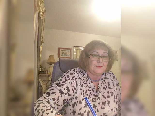 KarinkaSweet's BongaCams show and profile