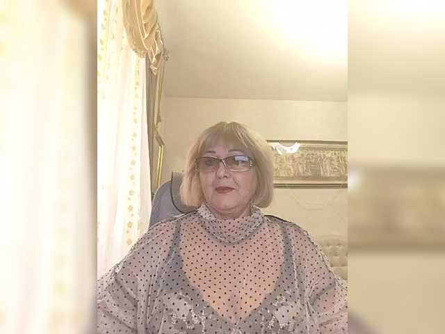 KarinkaSweet's BongaCams show and profile