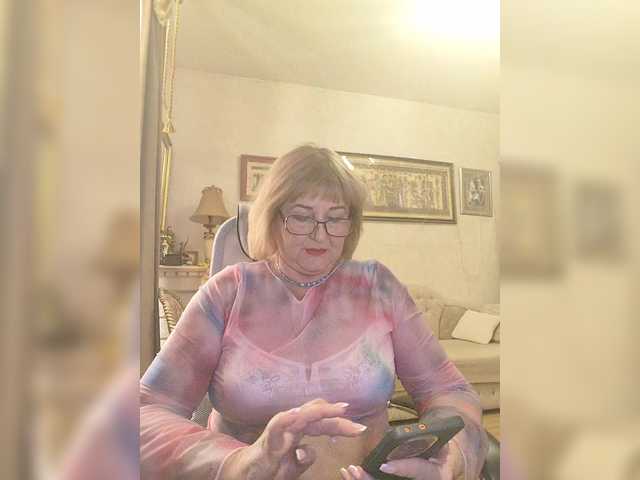 KarinkaSweet's BongaCams show and profile