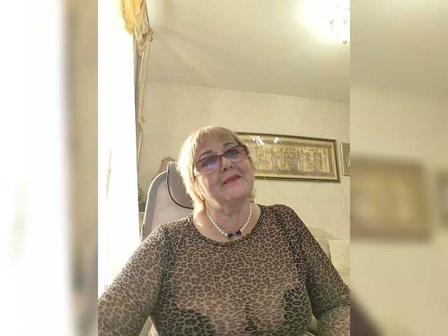 KarinkaSweet's BongaCams show and profile