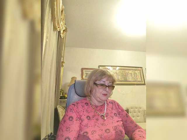 KarinkaSweet's BongaCams show and profile