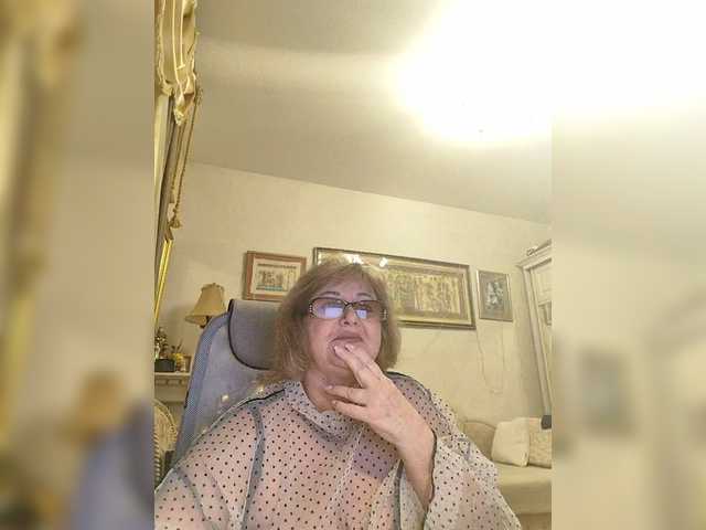 KarinkaSweet's BongaCams show and profile