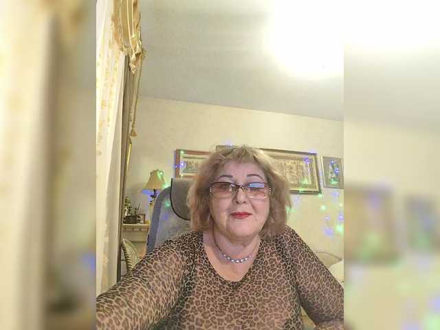 KarinkaSweet's BongaCams show and profile