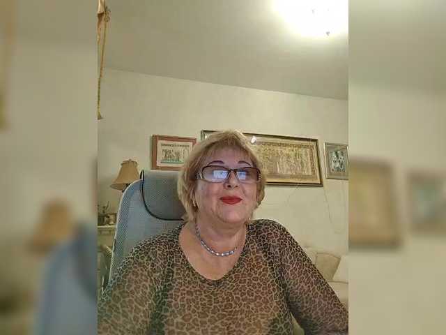 KarinkaSweet's BongaCams show and profile