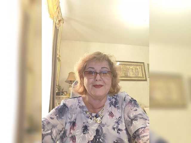 KarinkaSweet's BongaCams show and profile