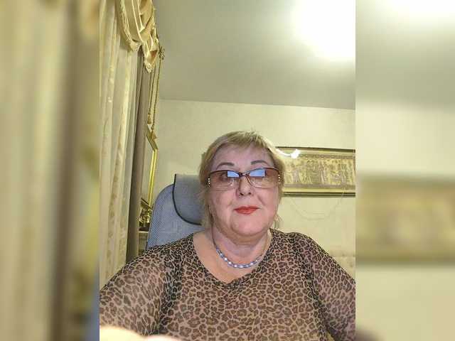 KarinkaSweet's BongaCams show and profile