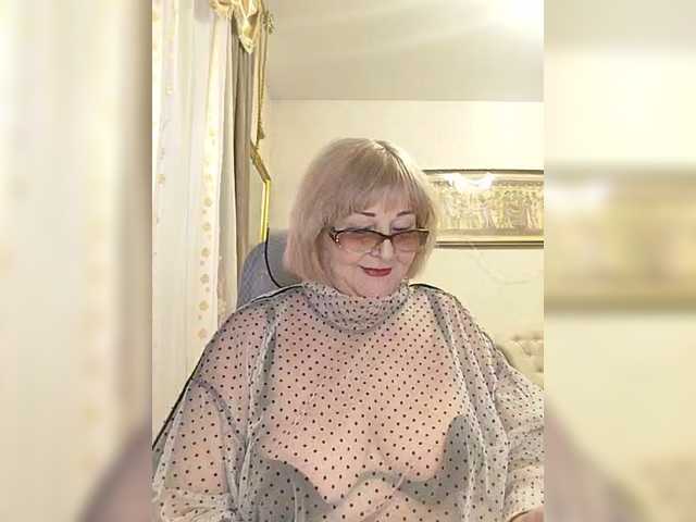 KarinkaSweet's BongaCams show and profile