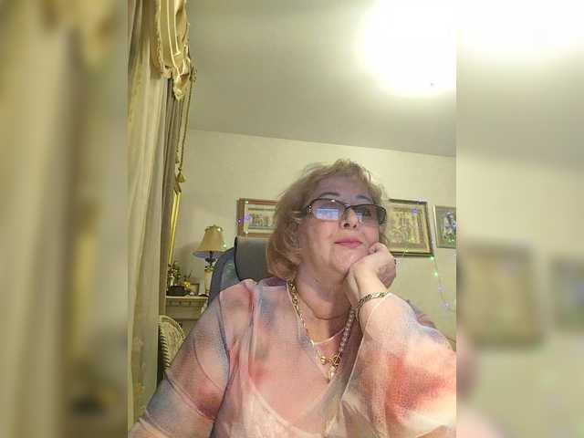 KarinkaSweet's BongaCams show and profile