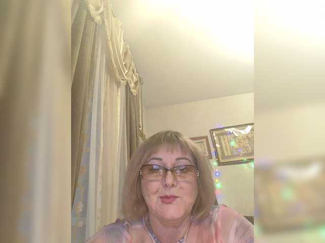 KarinkaSweet's BongaCams show and profile