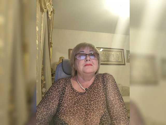 KarinkaSweet's BongaCams show and profile