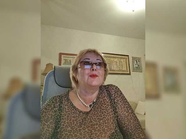 KarinkaSweet's BongaCams show and profile