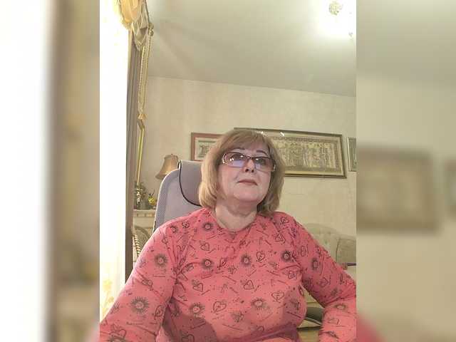 KarinkaSweet's BongaCams show and profile