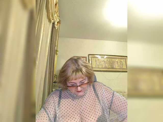 KarinkaSweet's BongaCams show and profile