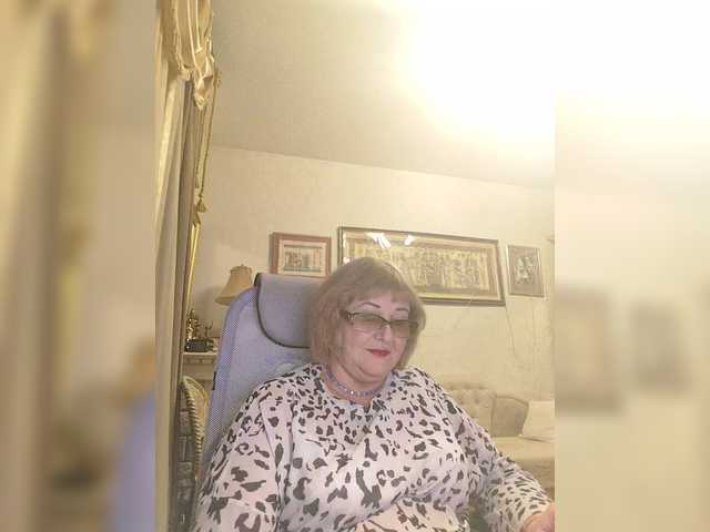 KarinkaSweet's BongaCams show and profile