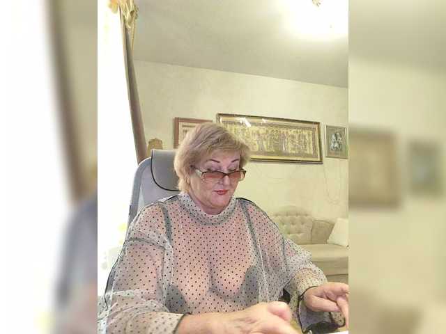 KarinkaSweet's BongaCams show and profile