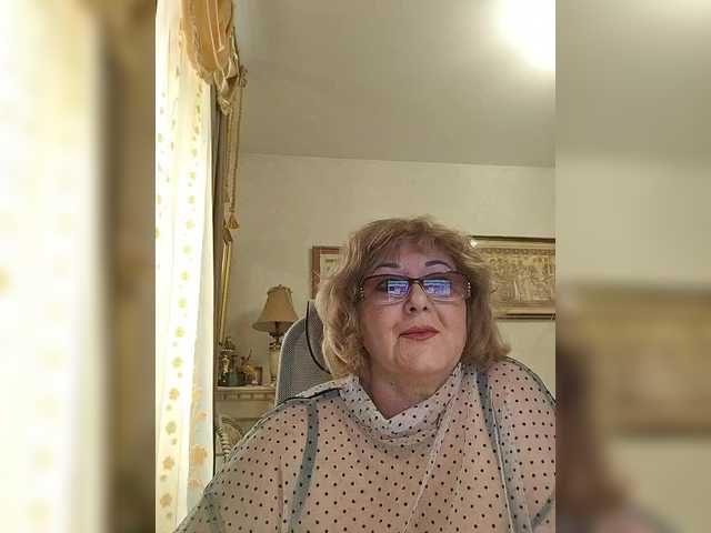 KarinkaSweet's BongaCams show and profile