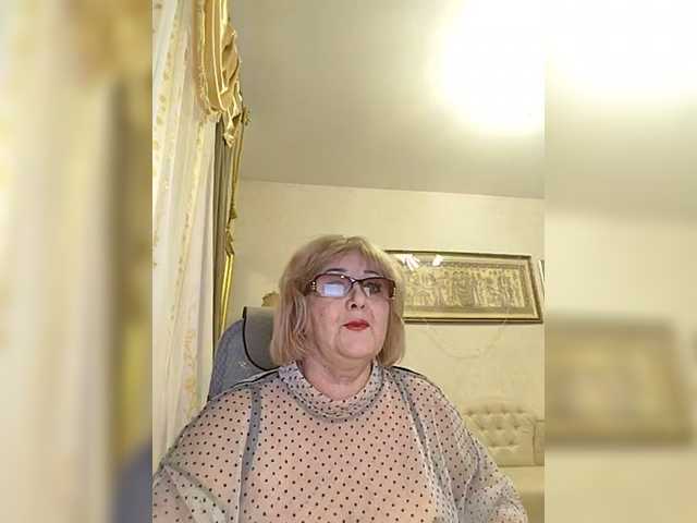 KarinkaSweet's BongaCams show and profile