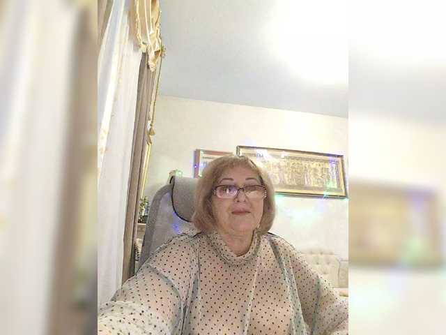 KarinkaSweet's BongaCams show and profile