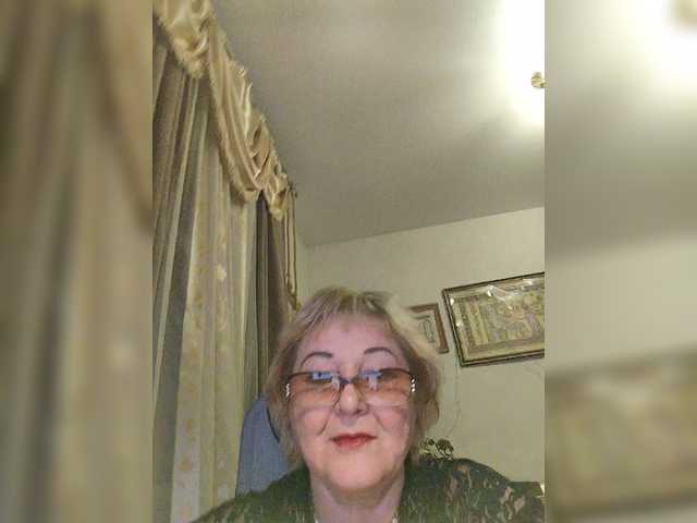 KarinkaSweet's BongaCams show and profile