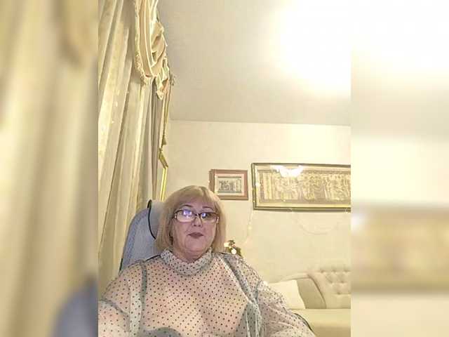 KarinkaSweet's BongaCams show and profile