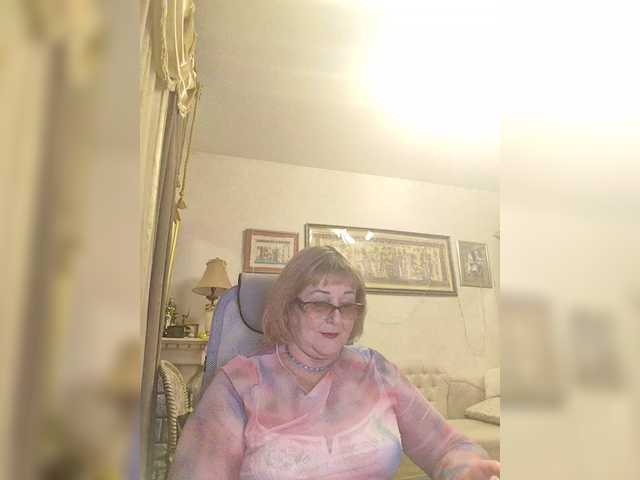 KarinkaSweet's BongaCams show and profile