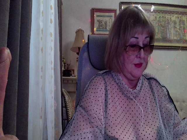 KarinkaSweet's BongaCams show and profile