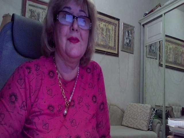 KarinkaSweet's BongaCams show and profile