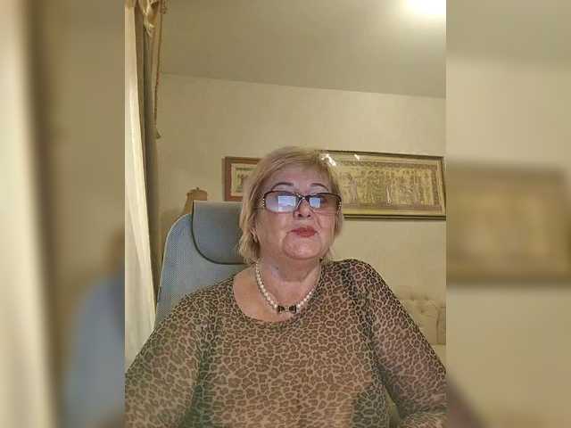 KarinkaSweet's BongaCams show and profile