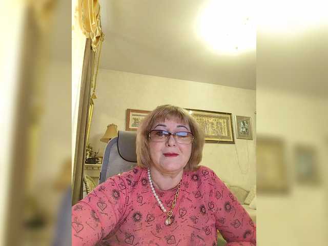 KarinkaSweet's BongaCams show and profile