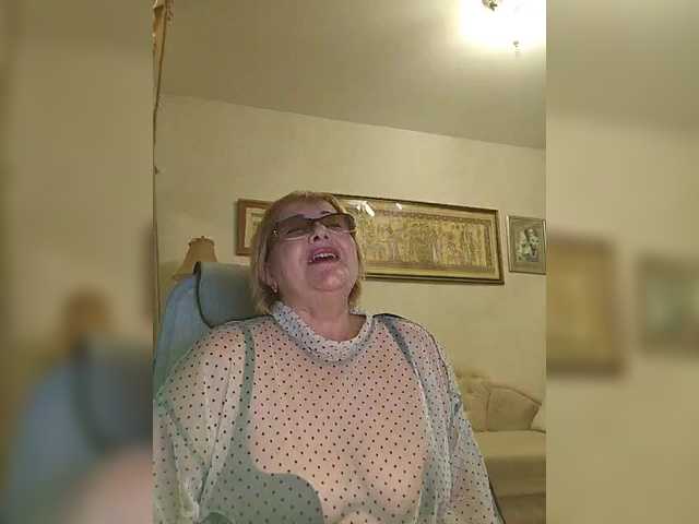 KarinkaSweet's BongaCams show and profile