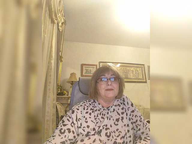 KarinkaSweet's BongaCams show and profile