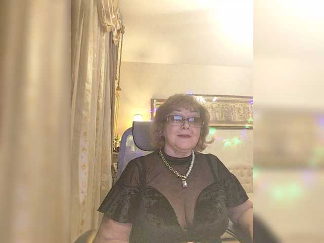 KarinkaSweet's BongaCams show and profile