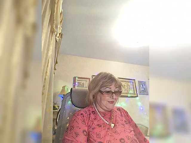 KarinkaSweet's BongaCams show and profile