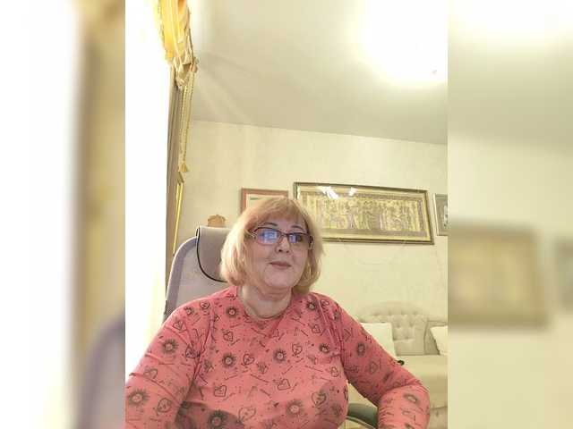 KarinkaSweet's BongaCams show and profile