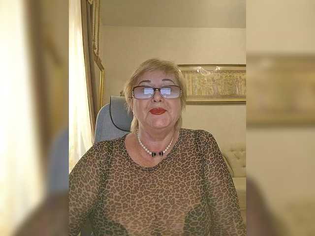 KarinkaSweet's BongaCams show and profile