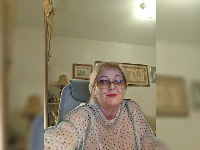 KarinkaSweet's BongaCams show and profile